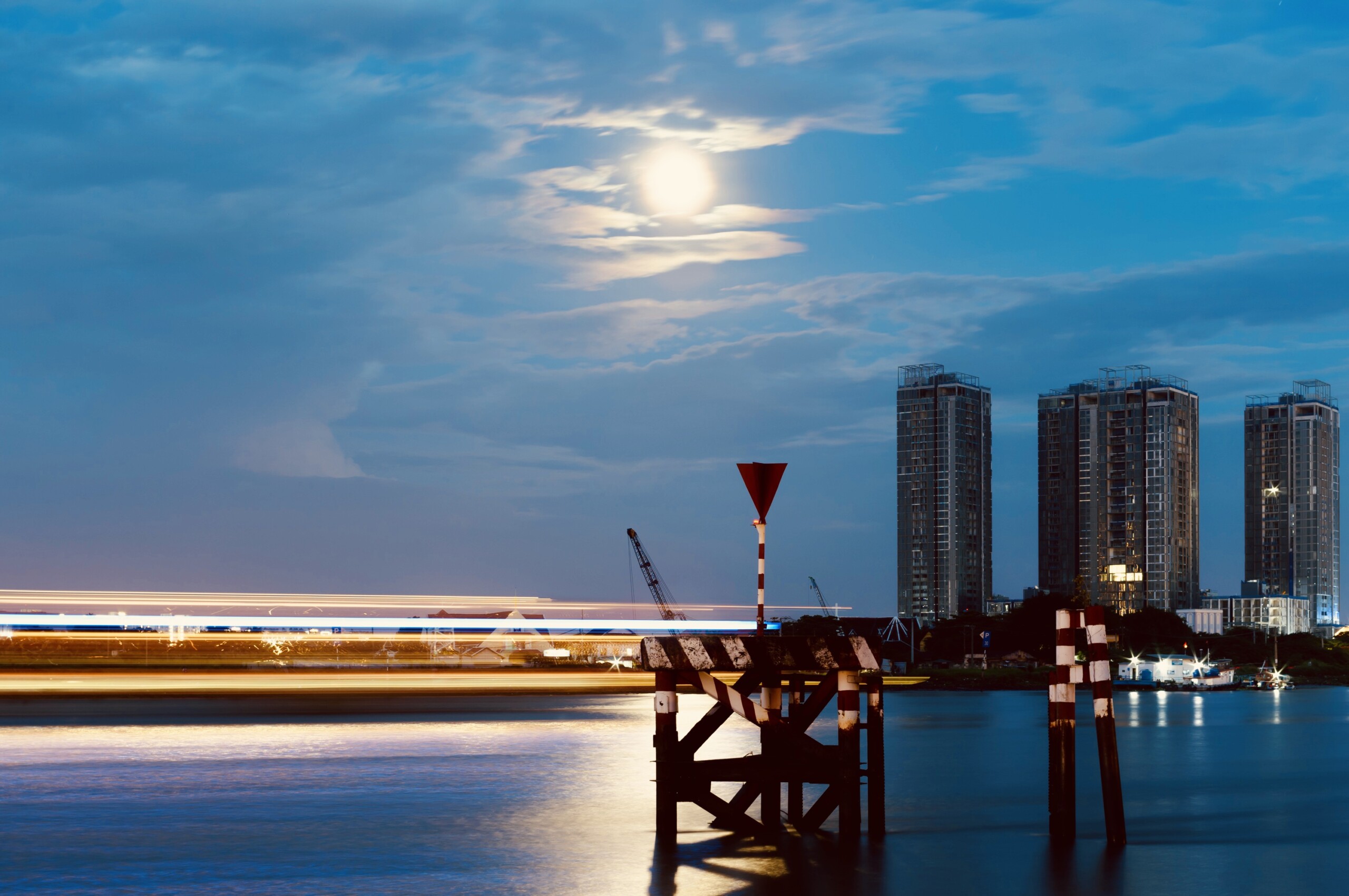 25th - Moon Rise